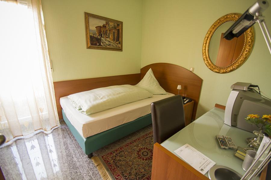 Hotel & Restaurant Garda Darmstadt Phòng bức ảnh